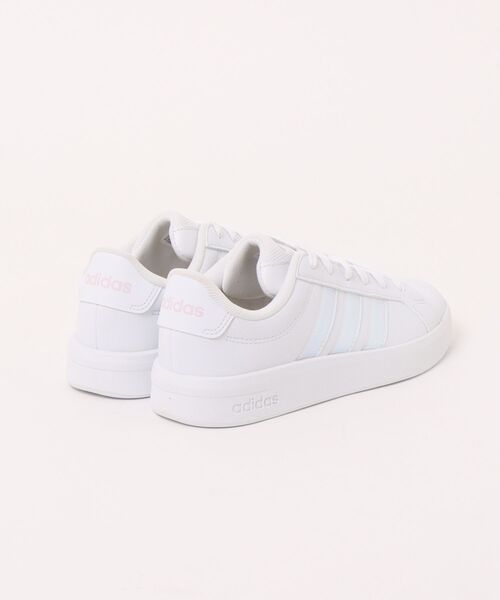adidas(アディダス)の「【adidas】アディダス GRANDCOURT 3.0J(グランドコート 3.0J)(スニーカー・レディース・ホワイト×ピンク・23.0cm/23.5cm/24.0cm/24.5cm/25.0cm/25.5cm)」の2枚目の写真