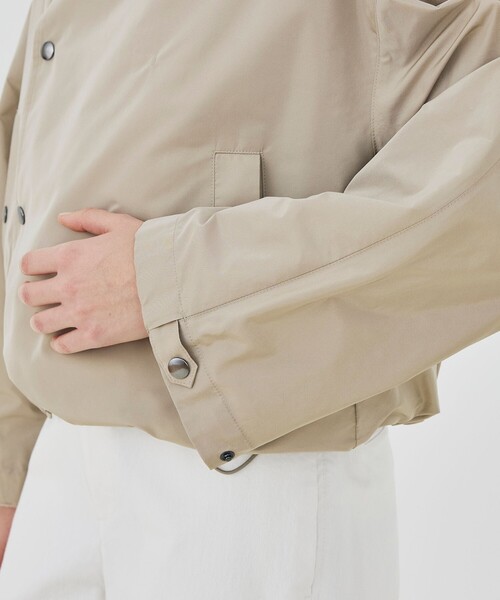 GALERIE VIE（ギャルリー ヴィー）の「メモリータフタ ハイネックショートブルゾン（ブルゾン・レディース・ライトベージュ/ネイビー/ダークブルー・FREE）」の11枚目の写真