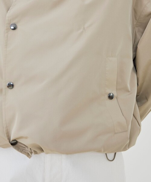 GALERIE VIE（ギャルリー ヴィー）の「メモリータフタ ハイネックショートブルゾン（ブルゾン・レディース・ライトベージュ/ネイビー/ダークブルー・FREE）」の13枚目の写真