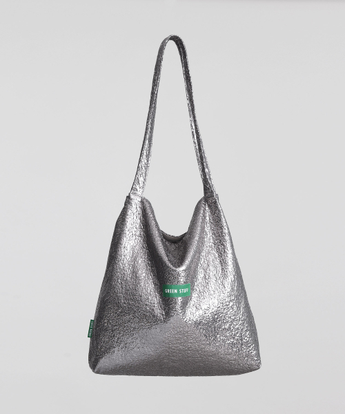 GREEN STUFF（グリーンスタッフ）の「boxy bag 53 - glitter texture titanium silver（ショルダーバッグ・レディース・その他・FREE）」の2枚目の写真