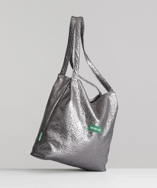 GREEN STUFF（グリーンスタッフ）の「boxy bag 53 - glitter texture titanium silver（ショルダーバッグ・レディース・その他・FREE）」の8枚目の写真