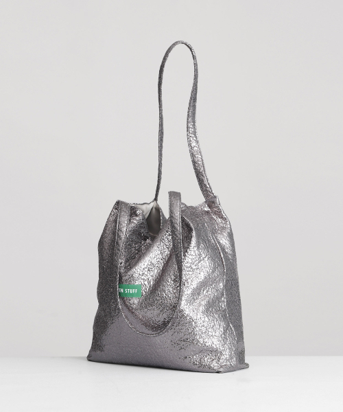 GREEN STUFF（グリーンスタッフ）の「boxy bag 53 - glitter texture titanium silver（ショルダーバッグ・レディース・その他・FREE）」の9枚目の写真