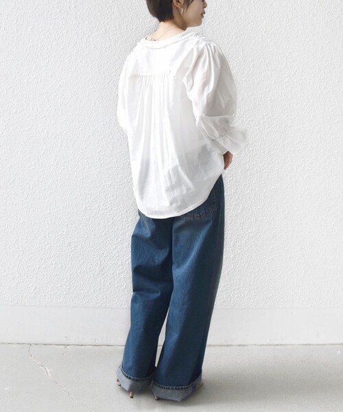 SHIPS（シップス）の「〈手洗い可能〉綿 シルク Vネック フリル タック ブラウス（シャツ/ブラウス・レディース・ネイビー/ライトイエロー/オフホワイト・ONE SIZE）」の12枚目の写真