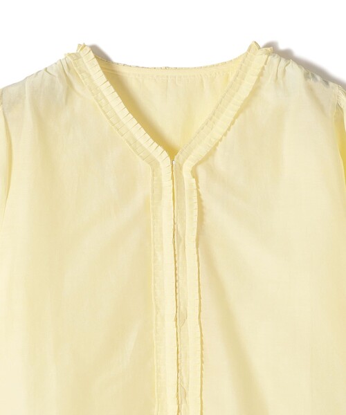 SHIPS（シップス）の「〈手洗い可能〉綿 シルク Vネック フリル タック ブラウス（シャツ/ブラウス・レディース・ネイビー/ライトイエロー/オフホワイト・ONE SIZE）」の9枚目の写真