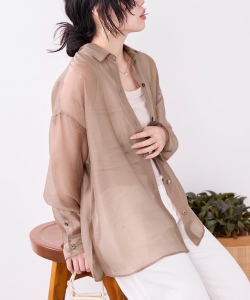 MICA&DEAL(マイカ&ディール)の「シアーシャツ(シャツ/ブラウス・レディース・ライトベージュ/ブルーグレー/ネイビー/ベージュ・FREE)」の3枚目の写真