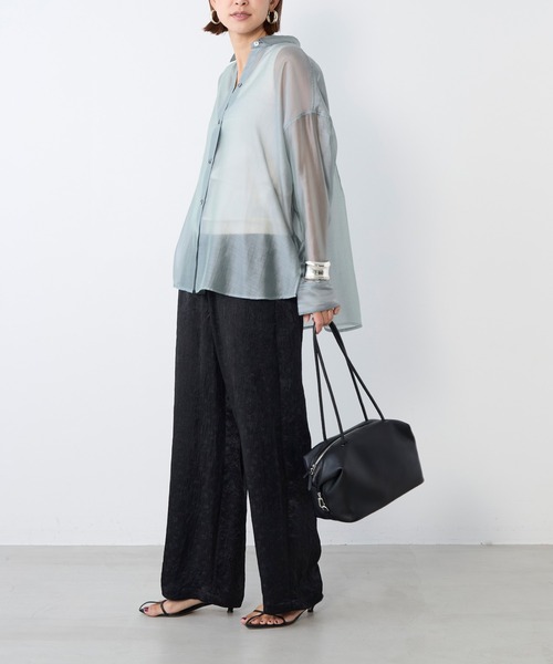 MICA&DEAL(マイカ&ディール)の「シアーシャツ(シャツ/ブラウス・レディース・ライトベージュ/ブルーグレー/ネイビー/ベージュ・FREE)」の9枚目の写真