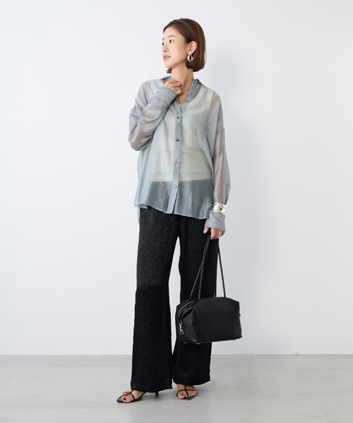 MICA&DEAL(マイカ&ディール)の「シアーシャツ(シャツ/ブラウス・レディース・ライトベージュ/ブルーグレー/ネイビー/ベージュ・FREE)」の10枚目の写真