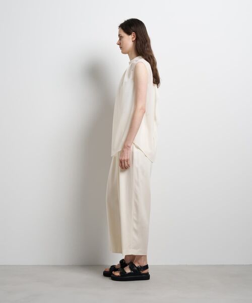 LANVIN en Bleu(ランバンオンブルー)の「シアートリコットバックドレープブラウス(シャツ/ブラウス・レディース・ブルー/オフホワイト/ライトブルー・38)」の5枚目の写真