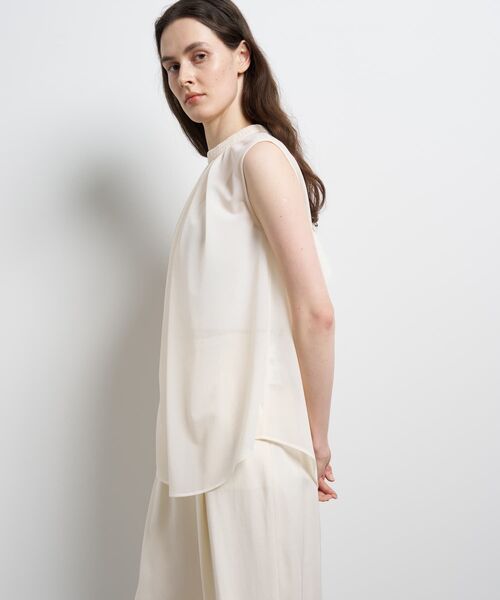 LANVIN en Bleu(ランバンオンブルー)の「シアートリコットバックドレープブラウス(シャツ/ブラウス・レディース・ブルー/オフホワイト/ライトブルー・38)」の8枚目の写真