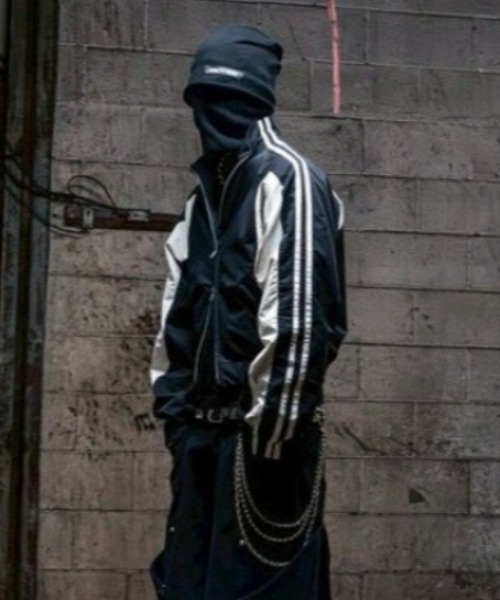 ROARINGRAD(ロアリングラド)の「【ROARINGRAD】26 Crop Track Jacket / 【ロアリングラド】クロップトラックジャケット<着用動画あり>(ナイロンジャケット・メンズ・ブラック/レッド・L/M)」の8枚目の写真