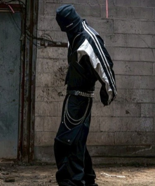 ROARINGRAD(ロアリングラド)の「【ROARINGRAD】26 Crop Track Jacket / 【ロアリングラド】クロップトラックジャケット<着用動画あり>(ナイロンジャケット・メンズ・ブラック/レッド・L/M)」の11枚目の写真