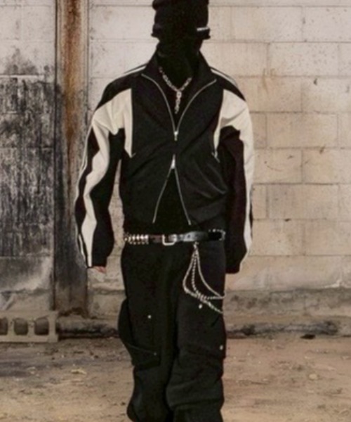ROARINGRAD(ロアリングラド)の「【ROARINGRAD】26 Crop Track Jacket / 【ロアリングラド】クロップトラックジャケット<着用動画あり>(ナイロンジャケット・メンズ・ブラック/レッド・L/M)」の5枚目の写真