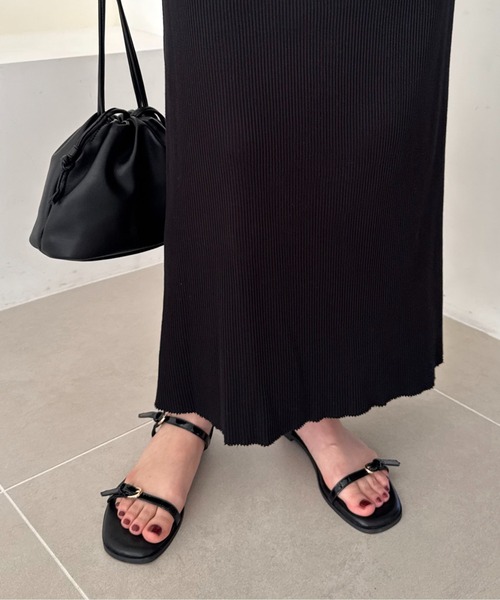 DISCOAT（ディスコート）の「フラットナローラインサンダル（サンダル・レディース・ブラウン/ブラック・LARGE/MEDIUM）」の2枚目の写真