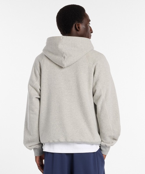 NEW BALANCE(ニューバランス)の「NEW BALANCE NB Grey Regular Fit Hoodie MT61F3LL(パーカー・メンズ・グレー/チャコールグレー・M/L)」の3枚目の写真