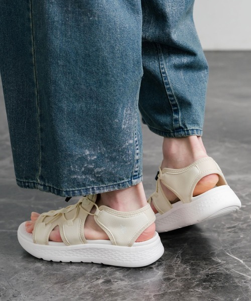 U.S. POLO ASSN.(ユーエスポロアッスン)の「U.S. POLO ASSN. ユーエスポロアッスン ワンポイントロゴ厚底スニーカーサンダル(サンダル・メンズ・ブラック×ホワイト/ホワイト/ライトベージュ/ブラック・24cm/23.5cm/23cm/22.5cm/27cm/26.5cm/26cm/25.5cm/25cm/24.5cm)」の21枚目の写真