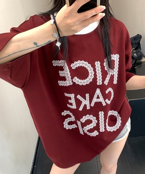 Dalfwin（ダールフィン）の「韓国ファッション RICECAKEレースロゴ半袖Tシャツ（Tシャツ/カットソー・レディース・ブラウン/レッド・FREE）」の14枚目の写真