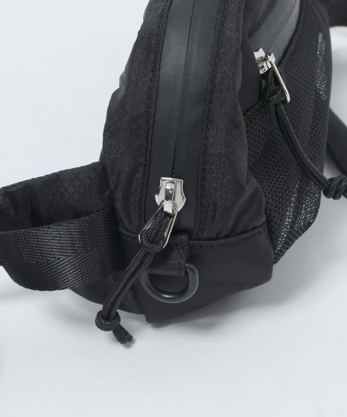 JEANASIS（ジーナシス）の「ナイロンメッシュウエストポーチ/679535（ボディバッグ/ウエストポーチ・レディース・ブラック/レッド系その他・FREE）」の6枚目の写真