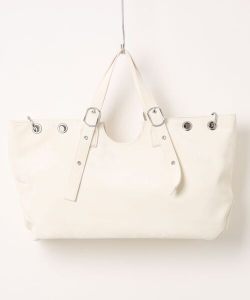 an meets zakka（アンミツザッカ）の「an meets zakka フェイクベロアライク合成皮革バックルベルト＆リング装飾ビッグトートバッグ（トートバッグ・レディース・ブラック/ホワイト・ONESIZE）」の3枚目の写真