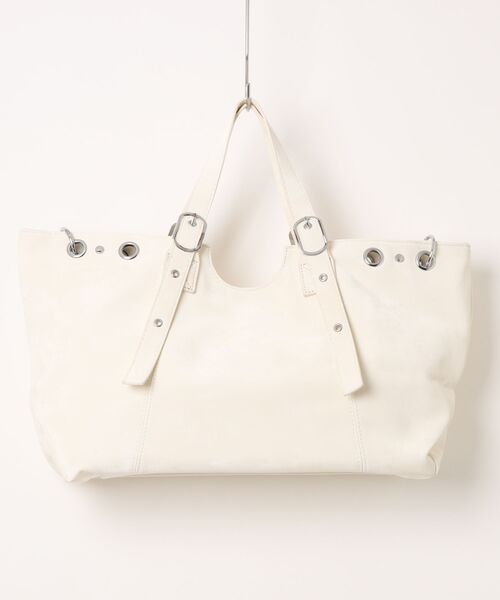 an meets zakka（アンミツザッカ）の「an meets zakka フェイクベロアライク合成皮革バックルベルト＆リング装飾ビッグトートバッグ（トートバッグ・レディース・ブラック/ホワイト・ONESIZE）」の9枚目の写真