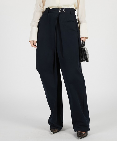 PRANK PROJECT（プランクプロジェクト）の「【2026Summer Pre-Order】アシンメトリードレープパンツ / Asymmetrical Drape Pants（その他パンツ・レディース・ネイビー/ブルー/カーキ・36/38）」の3枚目の写真