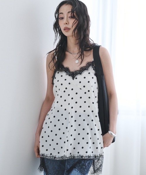 Anclear oui(アンクリアウィ)の「サテンレースキャミチュニック(キャミソール・レディース・White/ドット/Black/ホワイト系その他・F)」の2枚目の写真