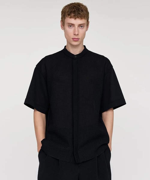 CFCL（シーエフシーエル）の「【CFCL】WAFFLE LUCENT SHORT SLEEVE SHIRT（シャツ/ブラウス・メンズ・ブラック/グリーン・3/5）」の5枚目の写真