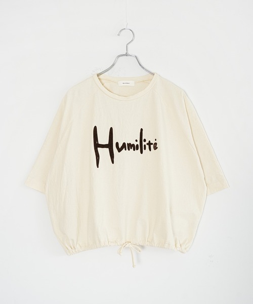 SOLAMONAT（ソラモナ）の「パフ天竺 裾ヒモ五分袖プルオーバー プリント Humilite（Tシャツ/カットソー・レディース・杢グレー/ホワイト×グレー/ホワイト×ブラック/ブラック/キナリ・FREE）」の3枚目の写真