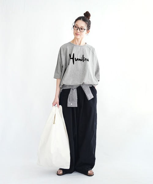 SOLAMONAT（ソラモナ）の「パフ天竺 裾ヒモ五分袖プルオーバー プリント Humilite（Tシャツ/カットソー・レディース・杢グレー/ホワイト×グレー/ホワイト×ブラック/ブラック/キナリ・FREE）」の13枚目の写真