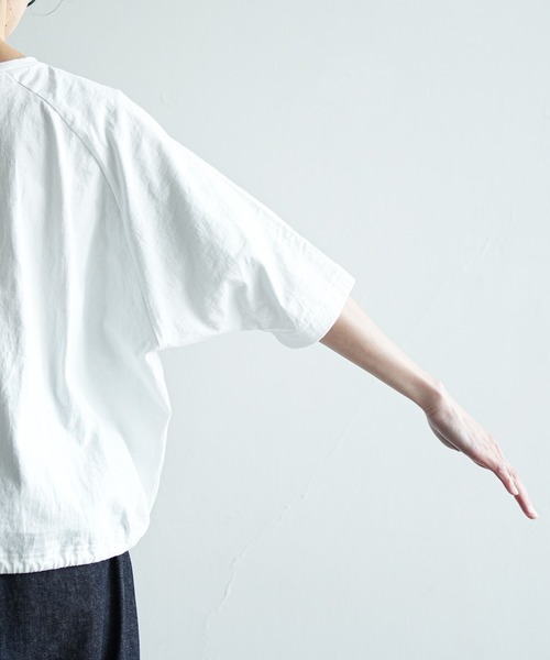 SOLAMONAT（ソラモナ）の「パフ天竺 裾ヒモ五分袖プルオーバー プリント Humilite（Tシャツ/カットソー・レディース・杢グレー/ホワイト×グレー/ホワイト×ブラック/ブラック/キナリ・FREE）」の18枚目の写真