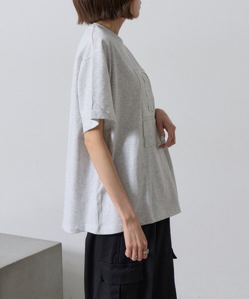 goocy(グーシー)の「【DISCUS】アップリケ刺繍半袖T(Tシャツ/カットソー・レディース・ネイビー/ホワイト/ブラック・FREE)」の5枚目の写真