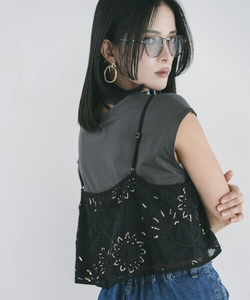 YECCA VECCA（イェッカヴェッカ）の「【尾崎紗代子さん着用】[2点SET]刺繍メッシュキャミセットコットンTee（Tシャツ/カットソー・レディース・ライトベージュ/ブラック・FREE）」の4枚目の写真