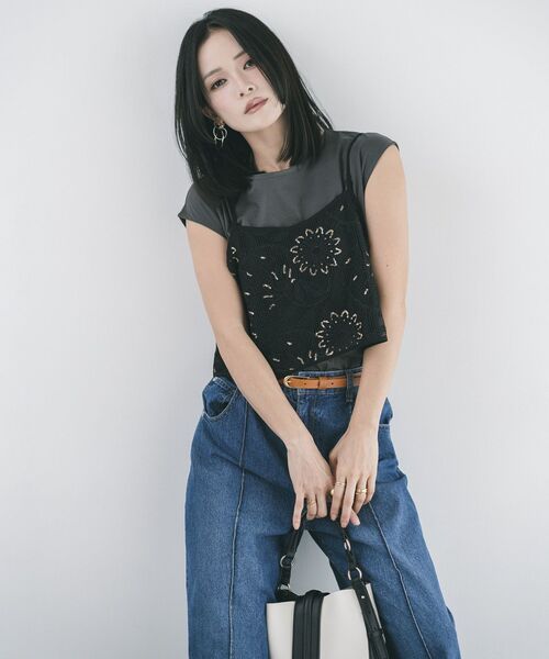 YECCA VECCA（イェッカヴェッカ）の「【尾崎紗代子さん着用】[2点SET]刺繍メッシュキャミセットコットンTee（Tシャツ/カットソー・レディース・ライトベージュ/ブラック・FREE）」の5枚目の写真