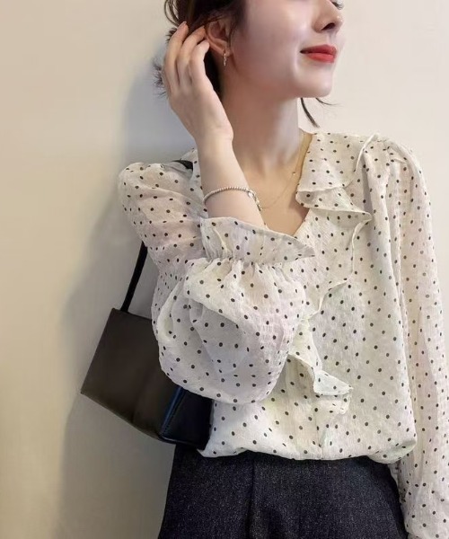 LUCPY(ラクピー)の「ドットシフォンフリルブラウス(シャツ/ブラウス・レディース・ホワイト・XX-LARGE/X-LARGE/LARGE/MEDIUM)」の2枚目の写真