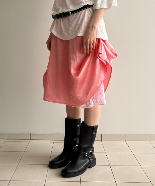 HERETIC(ヘレティック)の「BUTTON SATIN LACE FLARED SKIRT / pink(スカート・レディース・その他・FREE)」の1枚目の写真