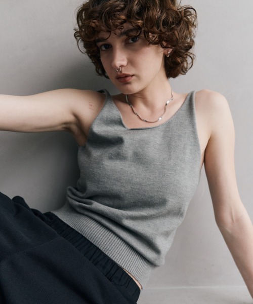 HANNE(アン)の「オープンバックニットタンク(タンクトップ・レディース・グレー/ブラック・FREE)」の16枚目の写真