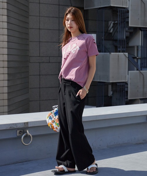 ACASAM（アカサム）の「ACASAM/アカサム "KATE" DAMAGE CREW NECK TEE 短丈 ダメージTシャツ レディース 秋 秋服 2026年秋冬（Tシャツ/カットソー・レディース・ホワイト/ブラック/バーガンディー・L）」の11枚目の写真