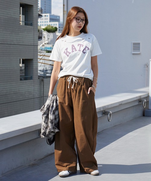 ACASAM（アカサム）の「ACASAM/アカサム "KATE" DAMAGE CREW NECK TEE 短丈 ダメージTシャツ レディース 秋 秋服 2026年秋冬（Tシャツ/カットソー・レディース・ホワイト/ブラック/バーガンディー・L）」の21枚目の写真