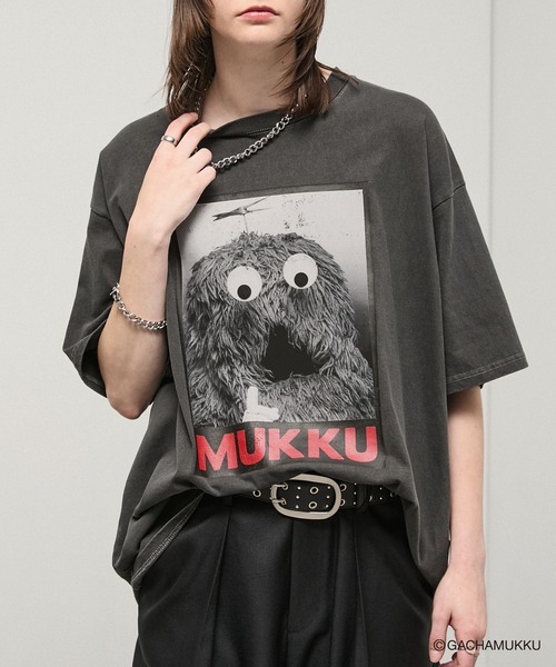 Alfred Alex(アルフレッドアレックス)の「<Exclusive> Gachapin & Mukku Vintage Graphic Tee / ガチャピン・ムック 別注 ヴィンテージライク グラフィックTシャツ(Tシャツ/カットソー・メンズ・ブラック系/ブラック系2/ブラック系3・L/M)」の3枚目の写真