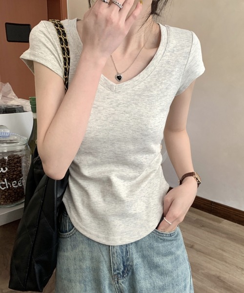 2ly2(トゥーリートゥー)の「VネックTシャツ 半袖 コンパクト ショート丈 ストレッチ サイドギャザー カットソー(Tシャツ/カットソー・レディース・ホワイト/ブラック/グレー・FREE)」の18枚目の写真
