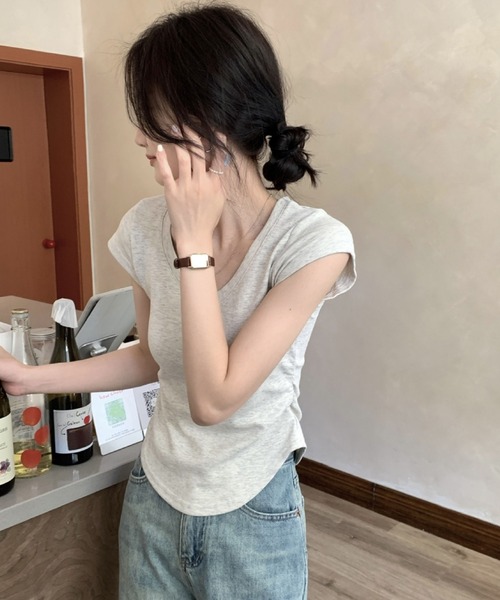 2ly2(トゥーリートゥー)の「VネックTシャツ 半袖 コンパクト ショート丈 ストレッチ サイドギャザー カットソー(Tシャツ/カットソー・レディース・ホワイト/ブラック/グレー・FREE)」の19枚目の写真