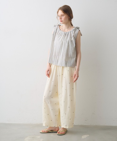 Crisp(クリスプ)の「embroidery easy pants / エンブロイダリーイージーパンツ(その他パンツ・レディース・ダークグレー/アイボリー・FREE)」の10枚目の写真