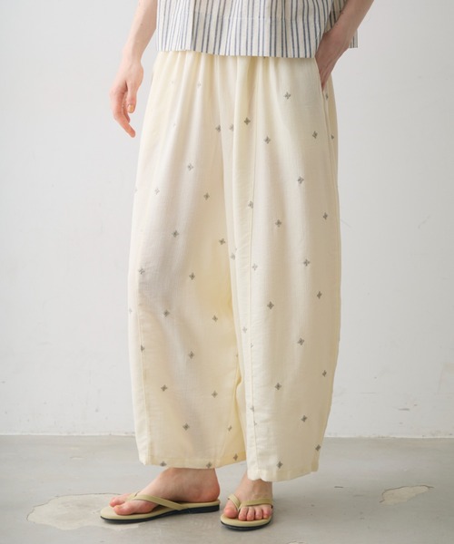 Crisp(クリスプ)の「embroidery easy pants / エンブロイダリーイージーパンツ(その他パンツ・レディース・ダークグレー/アイボリー・FREE)」の17枚目の写真