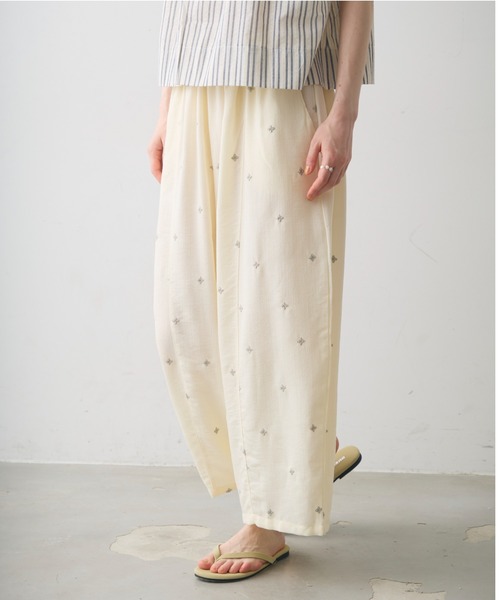 Crisp(クリスプ)の「embroidery easy pants / エンブロイダリーイージーパンツ(その他パンツ・レディース・ダークグレー/アイボリー・FREE)」の18枚目の写真