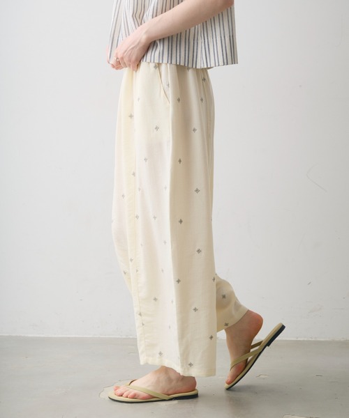 Crisp(クリスプ)の「embroidery easy pants / エンブロイダリーイージーパンツ(その他パンツ・レディース・ダークグレー/アイボリー・FREE)」の19枚目の写真