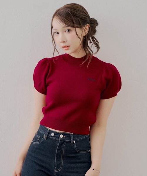 Chico(チコ)の「パフスリーブロゴ刺繍ニット(ニット/セーター・レディース・アイボリー/ネイビー/レッド系その他3/ブラウン系その他3・FREE)」の4枚目の写真