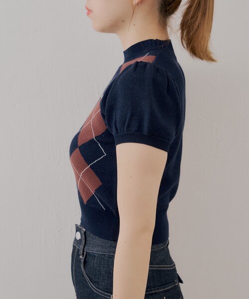 Chico(チコ)の「パフスリーブロゴ刺繍ニット(ニット/セーター・レディース・アイボリー/ネイビー/レッド系その他3/ブラウン系その他3・FREE)」の10枚目の写真
