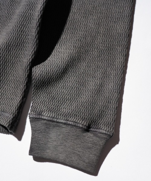 TOWNCRAFT(タウンクラフト)の「TOWNCRAFT / タウンクラフト COTTON THERMAL 3B HENLEY TEE コットン サーマル 3ボタン ヘンリーネックTシャツ(Tシャツ/カットソー・メンズ・ネイビー/グレー/ナチュラル/ピンク/ブラック・MEDIUM/LARGE)」の18枚目の写真