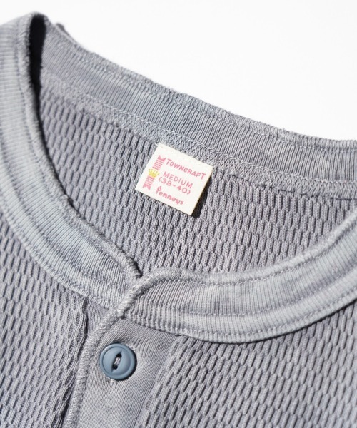 TOWNCRAFT(タウンクラフト)の「TOWNCRAFT / タウンクラフト COTTON THERMAL 3B HENLEY TEE コットン サーマル 3ボタン ヘンリーネックTシャツ(Tシャツ/カットソー・メンズ・ネイビー/グレー/ナチュラル/ピンク/ブラック・MEDIUM/LARGE)」の22枚目の写真