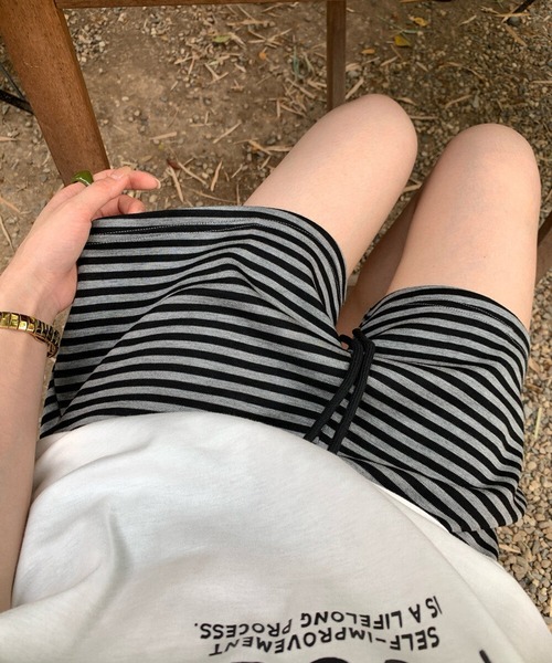 shyam inspiration（シャムインスピレーション）の「ボーダーイージーショートパンツ（その他パンツ・レディース・ホワイト/グレー・M/L）」の5枚目の写真