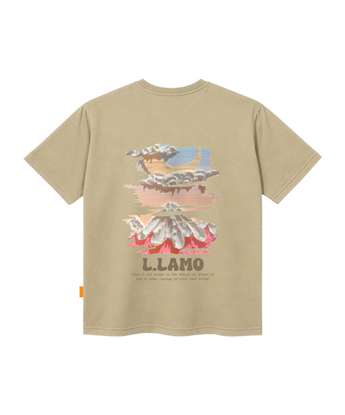 LLAMO(エラモ)の「マウンテンムーン 半袖Tシャツ 男女共用 ビッグサイズ(Tシャツ/カットソー・メンズ・ホワイト/ブラック/ベージュ/ピンク・SMALL/MEDIUM/LARGE/X-LARGE/2XL/4XL/3XL)」の5枚目の写真